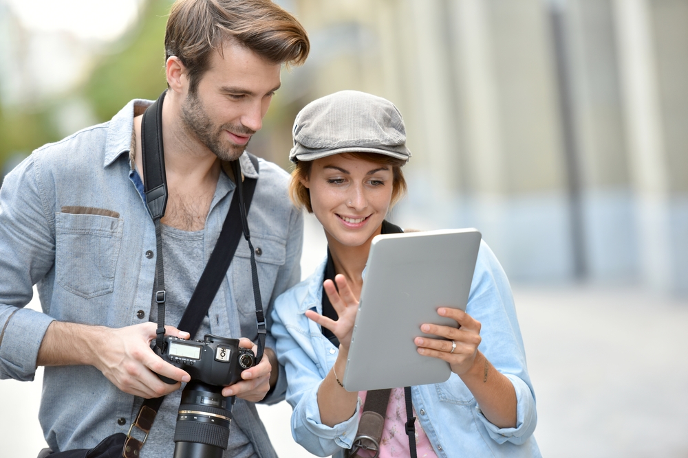 Can you use a photo commercially if you credit the photographer? image